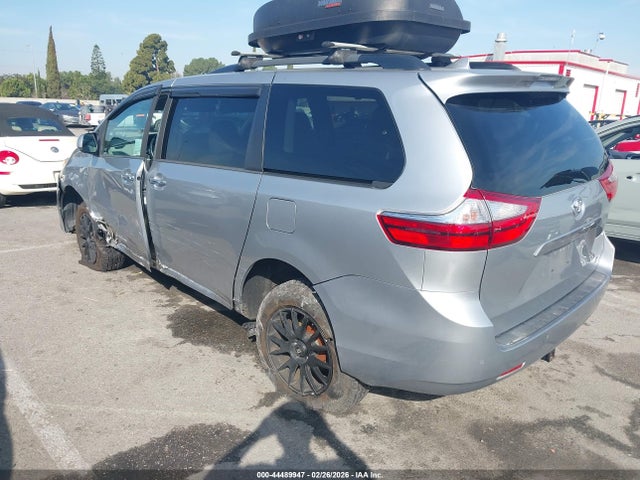 5TDDZ3DC9JS205327 Toyota Sienna Xle 7 Passenger