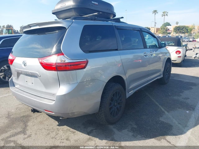 5TDDZ3DC9JS205327 Toyota Sienna Xle 7 Passenger