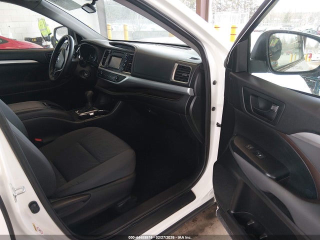 5TDZARFH3FS014552 Toyota Highlander Le