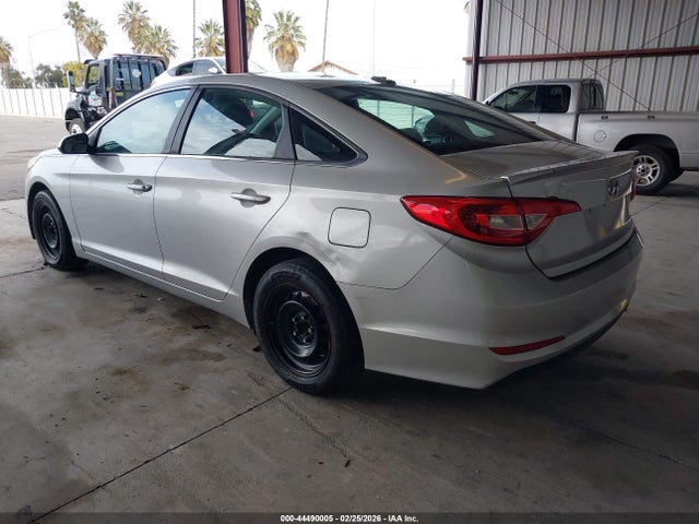 2017 HYUNDAI SONATA 5NPE24AF3HH514918 Photo 2