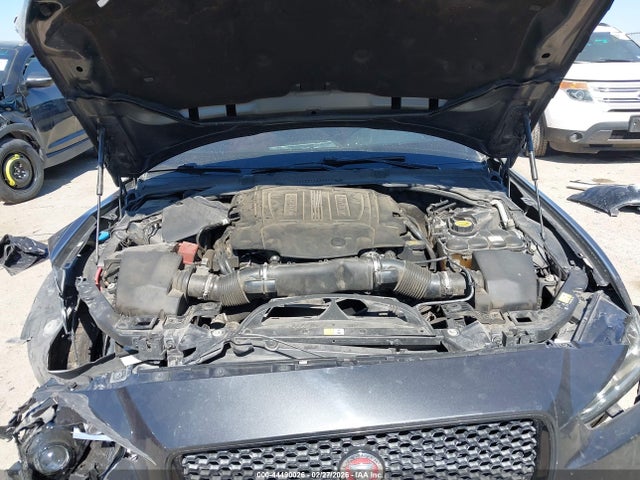 2017 JAGUAR XE SAJAF4BV7HA970759 Photo 9