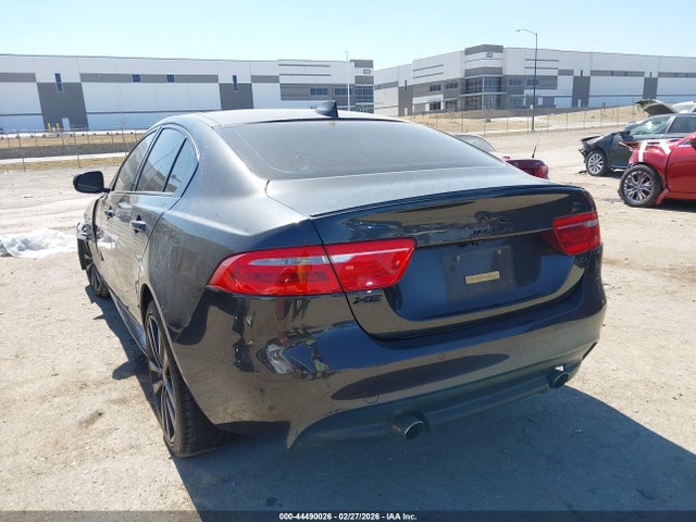 2017 JAGUAR XE SAJAF4BV7HA970759 Photo 2