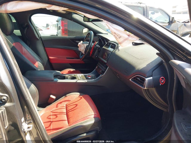 2017 JAGUAR XE SAJAF4BV7HA970759 Photo 4