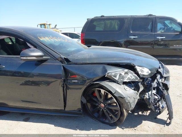 2017 JAGUAR XE SAJAF4BV7HA970759 Photo 5