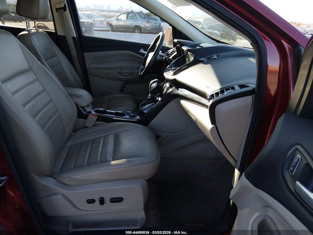 1FMCU0JXXGUB60558 Ford Escape Titanium