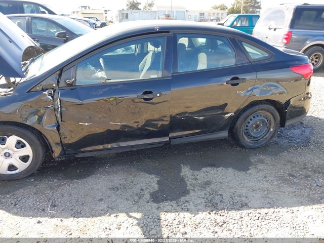 Ford FOCUS S 2015 1FADP3E21FL361808 Image 6