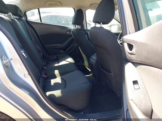 Продажа на аукционе авто 2015 Mazda Mazda3 I Sport, vin: 3MZBM1U7XFM215897, номер лота: 44490072