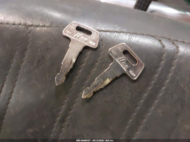44490127 :رقم المزاد ، JH2PC0903DM010519 vin ، 1983 Honda Cb550 مزاد بيع