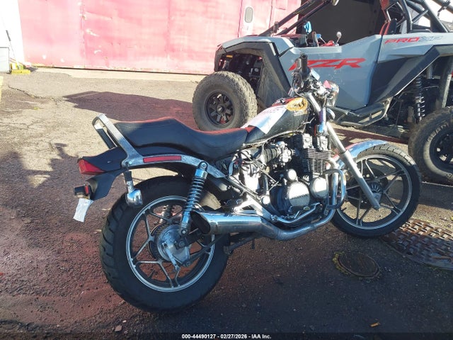 44490127 :رقم المزاد ، JH2PC0903DM010519 vin ، 1983 Honda Cb550 مزاد بيع