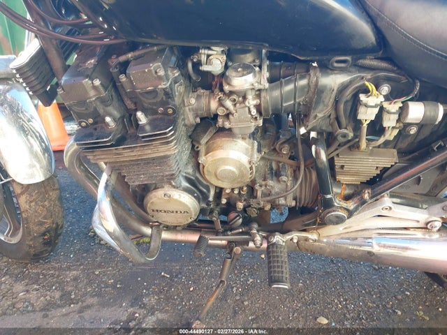 44490127 :رقم المزاد ، JH2PC0903DM010519 vin ، 1983 Honda Cb550 مزاد بيع