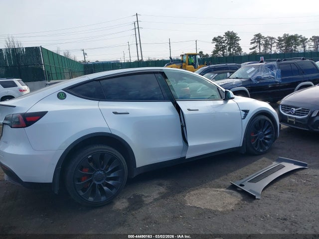 Продаж на аукціоні авто 2022 Tesla Model Y Long Range Dual Motor All-wheel Drive, vin: 7SAYGDEE5NF310750, номер лоту: 44490163