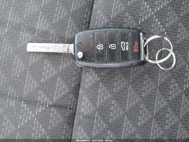 3KPA24AB0KE242643 KIA RIO S