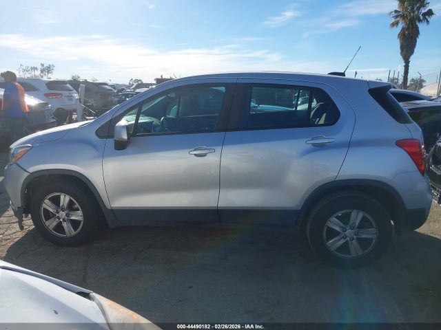 KL7CJKSB3LB039160 Chevrolet Trax Fwd Ls