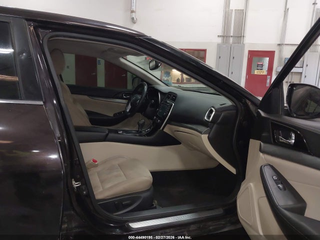 44490195 :رقم المزاد ، 1N4AA6AP3HC360220 vin ، 2017 Nissan Maxima 3.5 Platinum/3.5 S/3.5 Sl/3.5 Sr/3.5 Sv مزاد بيع