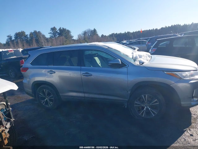 5TDZARFH4HS024770 Toyota Highlander Le