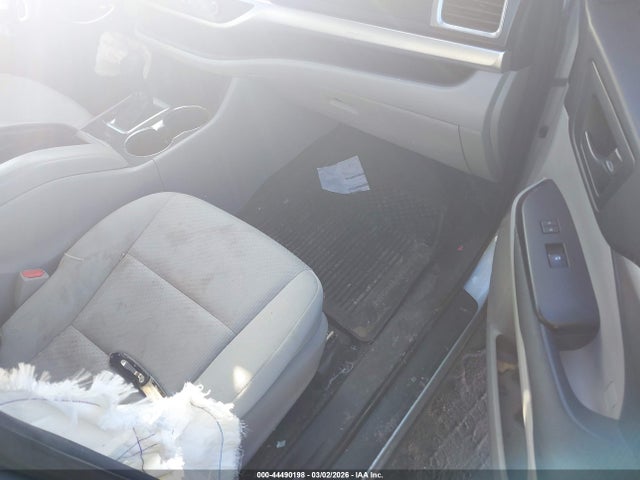 5TDZARFH4HS024770 Toyota Highlander Le