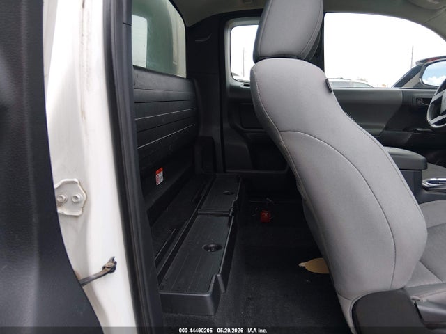 Продажа на аукционе авто 2017 Toyota Tacoma Sr, vin: 5TFRX5GN0HX088200, номер лота: 44490205