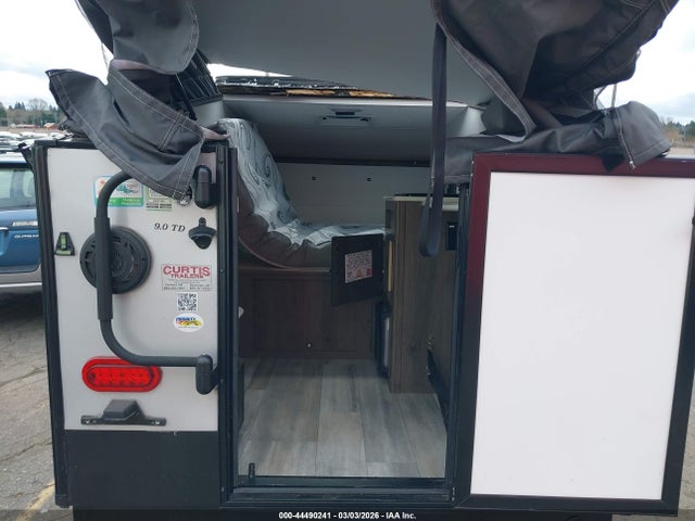 5ZT1CPAC9N5021306 Coachmen Clipper Ex