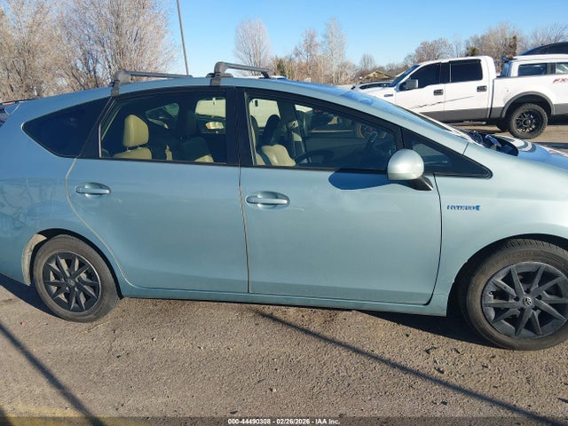 JTDZN3EUXGJ043626 Toyota Prius V Two