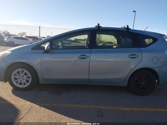 JTDZN3EUXGJ043626 Toyota Prius V Two