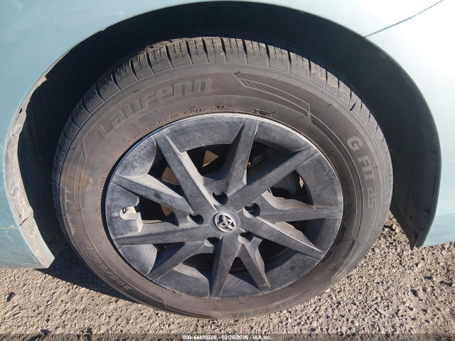 JTDZN3EUXGJ043626 Toyota Prius V Two