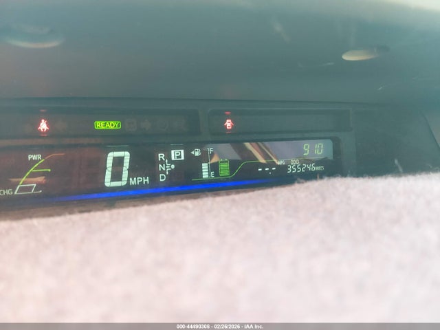 JTDZN3EUXGJ043626 Toyota Prius V Two