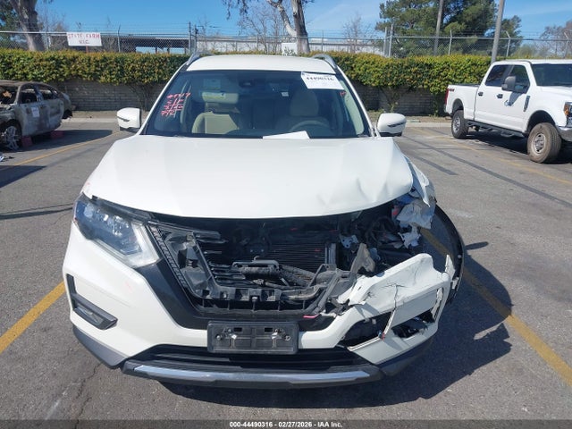 JN8AT2MT4HW380761 Nissan Rogue Sl