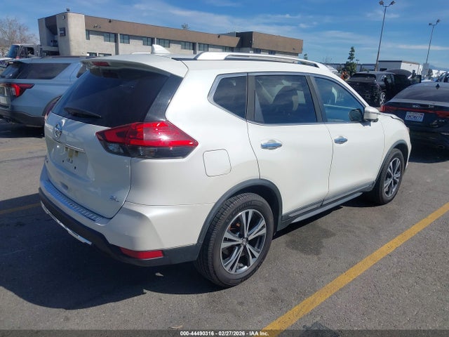 JN8AT2MT4HW380761 Nissan Rogue Sl