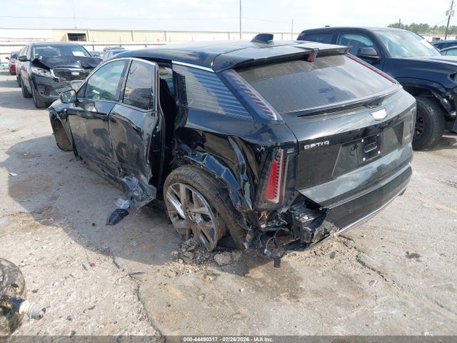 3GYK3BMR7SS262110 Cadillac Optiq Luxury 1 Awd