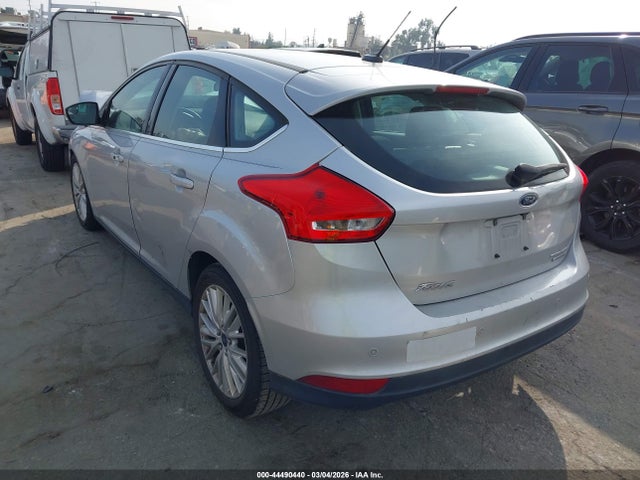 Ford Focus Titanium 2015 1FADP3N27FL248056 Image 3