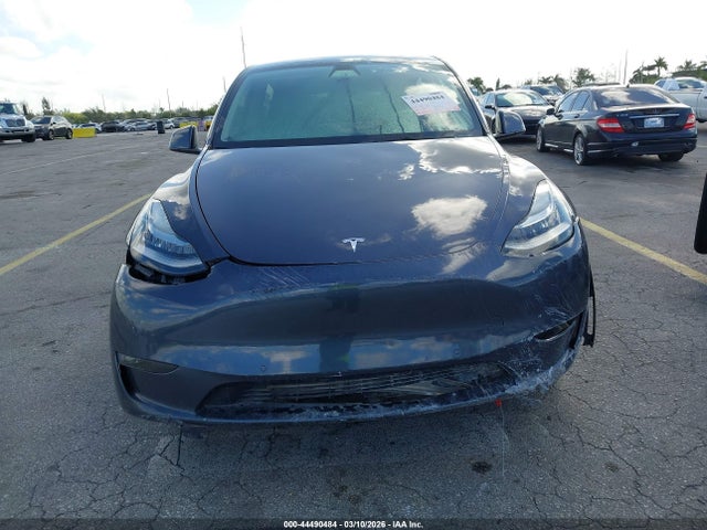 2022 Tesla Model Y Long Range Dual Motor All-wheel Drive მანქანა იყიდება აუქციონზე, vin: 7SAYGDEE4NF426196, აუქციონის ნომერი: 44490484