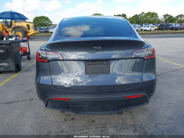2022 Tesla Model Y Long Range Dual Motor All-wheel Drive მანქანა იყიდება აუქციონზე, vin: 7SAYGDEE4NF426196, აუქციონის ნომერი: 44490484