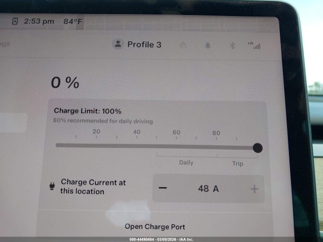2022 Tesla Model Y Long Range Dual Motor All-wheel Drive მანქანა იყიდება აუქციონზე, vin: 7SAYGDEE4NF426196, აუქციონის ნომერი: 44490484