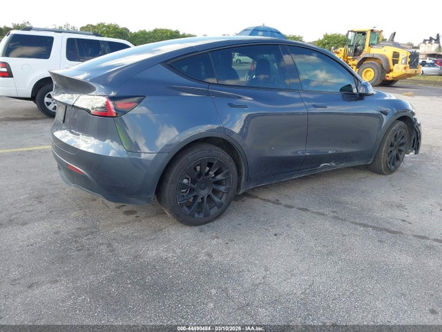 2022 Tesla Model Y Long Range Dual Motor All-wheel Drive მანქანა იყიდება აუქციონზე, vin: 7SAYGDEE4NF426196, აუქციონის ნომერი: 44490484