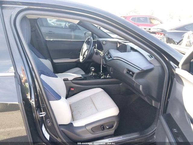 JTHX9JBH5M2045599 Lexus UX 250H