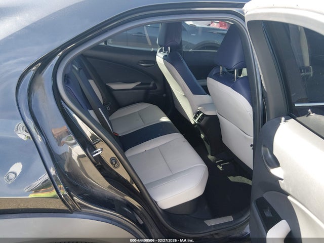 JTHX9JBH5M2045599 Lexus UX 250H