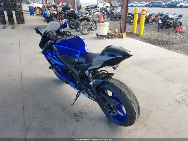 Yamaha YZFR6 2020 JYARJ28E9LA005739 Image 3