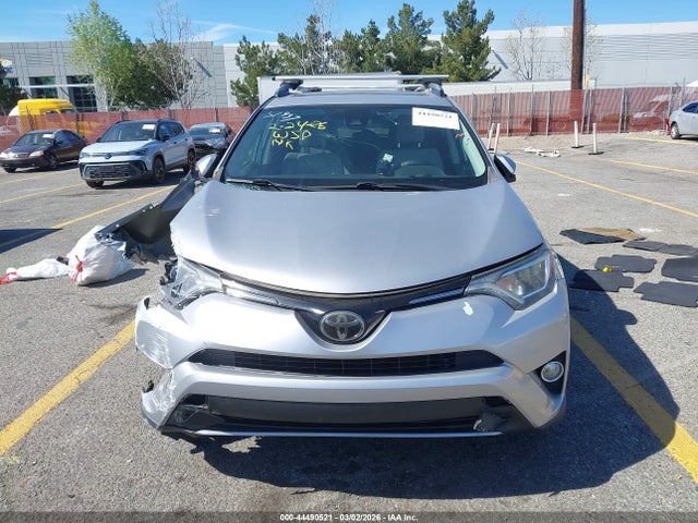 2T3WFREV3JW419569 Toyota Rav4 Xle