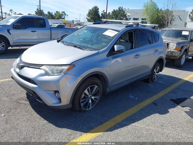 2T3WFREV3JW419569 Toyota Rav4 Xle