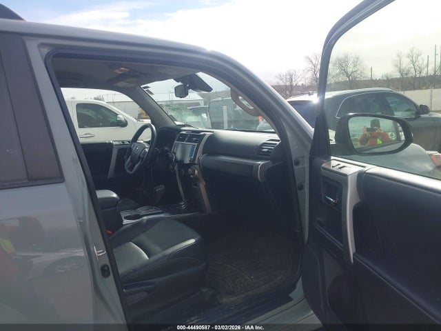 2022 TOYOTA 4RUNNER JTESU5JR8N5994152 Photo 4