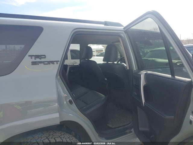 2022 TOYOTA 4RUNNER JTESU5JR8N5994152 Photo 7