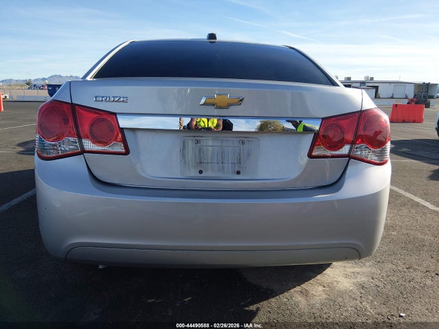 1G1PA5SH1F7128283 Chevrolet Cruze Ls Auto