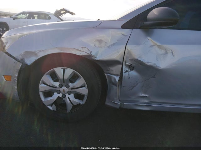 1G1PA5SH1F7128283 Chevrolet Cruze Ls Auto