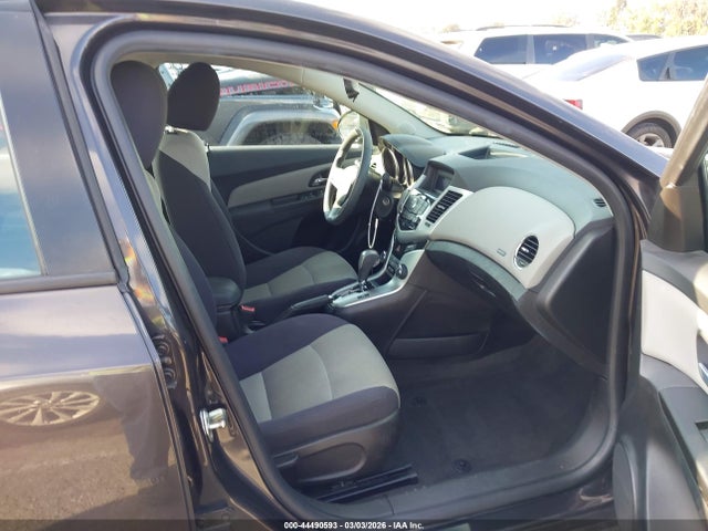 1G1PA5SG4E7281018 Chevrolet Cruze Ls Auto