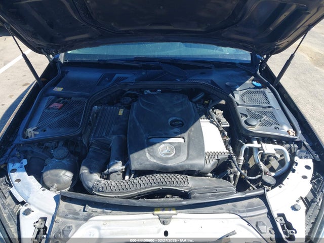 44490600 :رقم المزاد ، 55SWF4JB7FU079420 vin ، 2015 Mercedes-benz C 300 مزاد بيع