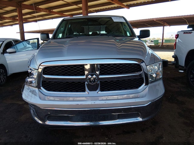 1C6RR7TTXJS162646 RAM 1500 Slt 4x4 6&#039;4 Box