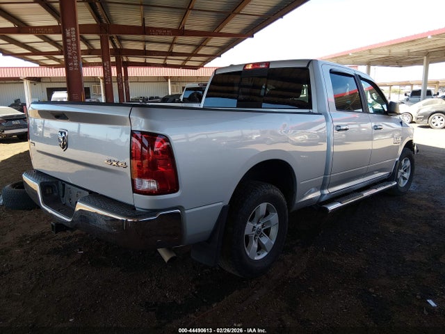 1C6RR7TTXJS162646 RAM 1500 Slt 4x4 6&#039;4 Box