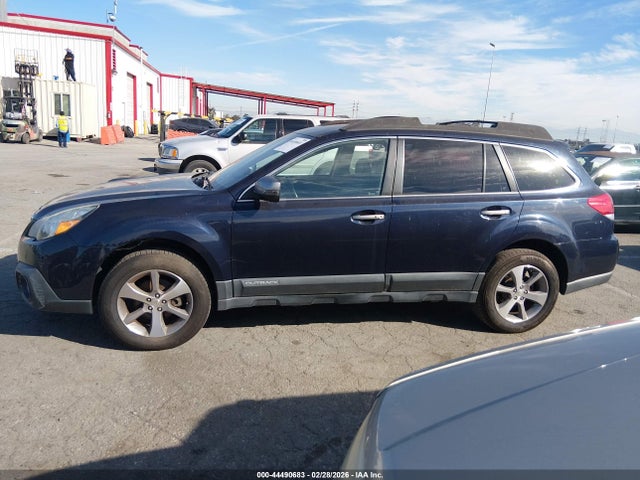 Subaru Outback 2.5i Limited 2014 4S4BRBPC4E3282185 Image 14