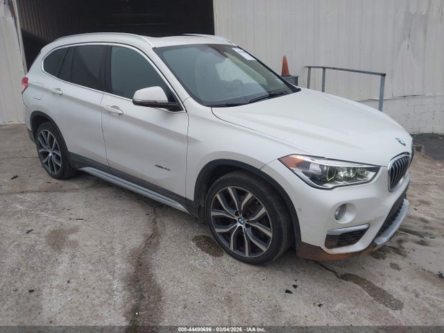 2017 BMW X1 WBXHT3C38H5F70575