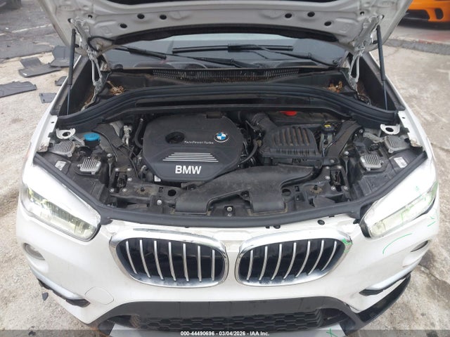 2017 BMW X1 WBXHT3C38H5F70575 Photo 9